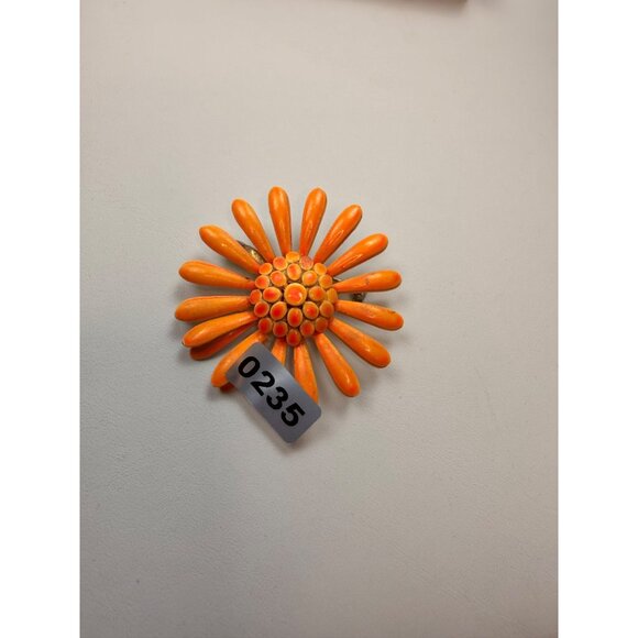 Vintage Orange Enamel Flower Brooch Pin 2.5" Retro Daisy Design - Picture 3 of 5